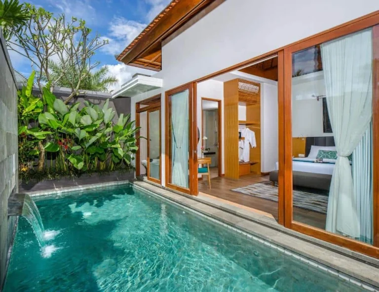 How can a foreigner buy a property in bali?